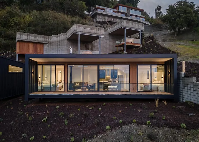 Villa: Crystal Waters